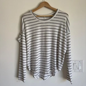 Camiseta Rag & Bone Hudson Manga Larga Rayas Hi-Lo-Marfil/Gris Oscuro Combo-Mujer Talla M - Imagen 1 de 15