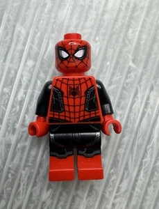 LEGO Spider-Man 30443 76184 traje negro y rojo adorno plateado MINIFIGURA - Imagen 1 de 9