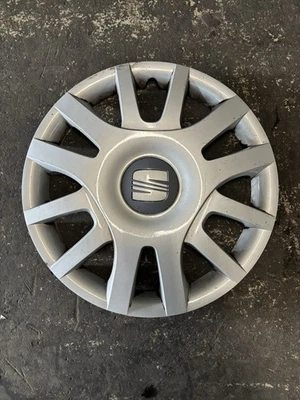 SEAT IBIZA LEON ALHAMBRA TOLEDO WHEEL CENTRE CAP WHEEL COVER 16 INCH 6L0601147H - Image 1 of 3