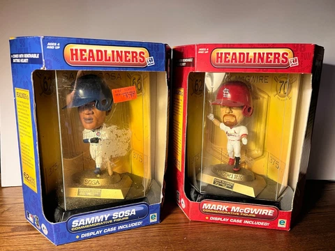 1998 HEADLINERS XL MARK MCGWIRE 70 HR + Sammy Sosa 60 HR COMMEMORATIVE FIGURES Cover