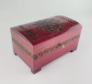 HOLZ SCHMUCKTRUHE, VINTAGE STIL TRUHE 25 CM LANG, SCHLOSS UND SCHLÜSSEL, - BURGUND - Bild 1 von 7