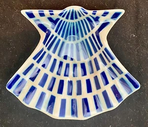 BELLISSIMO POSACENERE VINTAGE SPAGNOLO SARGADELOS BLU CONCHIGLIA PIEDI 4" MARCATO c1990 vg - Foto 1 di 5
