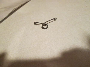 New NOS Genuine Kawasaki Kick Spawl Spring KZ 1000 Police - fits most Kawasaki's - Foto 1 di 1