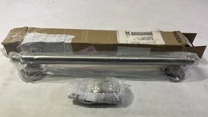 Moen YG2218BN Brantford Sicherheit 18 Zoll Designer Haltegriff - gebürstetes Nickel - Bild 1 von 3