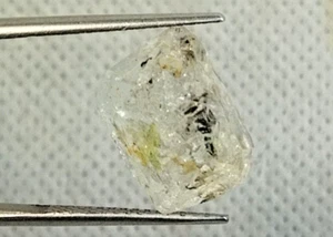 11 Cts Petroleum Quartz With Methane Bitumen Inclusions And With Moving Bubbles - Picture 1 of 10