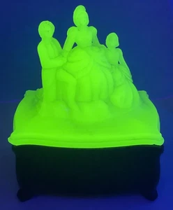 Neu Martinsville Uran Jade Glas & Ebenholz schwarz Martha Washington Pulverdose - Bild 1 von 18