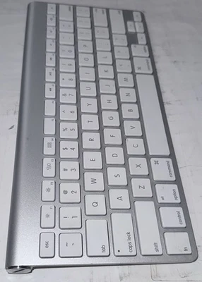 Apple A1314 Wireless Slim Keyboard Bluetooth Tested Working - Image 1 of 2