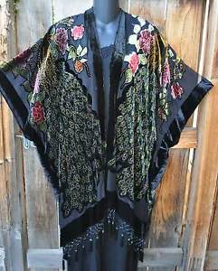 KIMONO BURNOUT IN VELLUTO DI SETA PAVONE CON PERLINE A MANO ARTE DA INDOSSARE IN NERO, OS+! - Foto 1 di 7