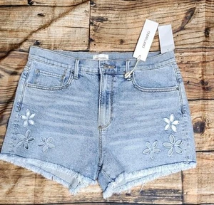 Pantalones cortos de mezclilla Driftwood Goldie de tiro alto talla 30 diseño de flores recortadas dobladillo crudo  - Imagen 1 de 11