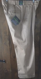 NWT Jos A Bank Traveler Twill Khaki Pants Mens 33x29 Tailored Fit Pleated Cuffed - Picture 1 of 13