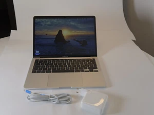 Apple MacBook Pro 13 Zoll (256GB SSD, M1, 16GB) Laptop - Silber - MYDA2D/A... - Bild 1 von 10