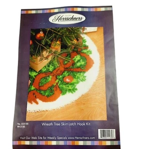 Vtg Herrschners Wreath Tree Skirt Latch Hook Kit #553150 Christmas Tree Holidays - Picture 1 of 4