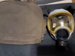 US MILITARY MSA 5229 GAS MASK 80275- 24 SIZE S W/ CASE - Picture 1 of 20