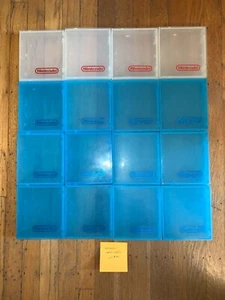 Menge 16 offizielle gemischte Farben NES durchsichtige Kunststoff Hartschalenhüllen mit Nintendo Logo #21 - Bild 1 von 1