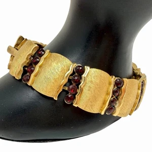 Vintage Trifari gebürstet goldfarben Panel Armband Faux Granat Farbsteine 1955-1969 - Bild 1 von 18