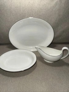 Wedgwood Doric Servierplatte Sauciere und Gemüseschüssel Set Platinrand - Bild 1 von 10