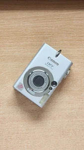 Canon IXY Digital 400, 4,0 MP, zoom 3x - Foto 1 di 12