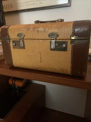 Vintage Brown Train Case Travel Vanity Suitcase Luggage With Handle - Image 1 of 4