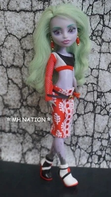 Monster High FIERCE Outfit - NO DOLL - Image 1 of 4