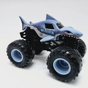 Monster Jam Truck Megalodon Escala 1:64 Suelto Monster Truck Ruedas Azul Tiburón - Imagen 1 de 4