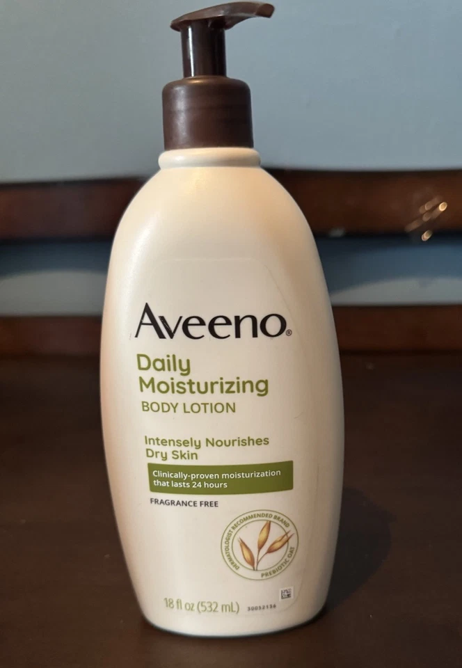 Loción corporal hidratante diaria Aveeno 2 x 18 dl onza y 8 fl onz Foto 1 de 4
