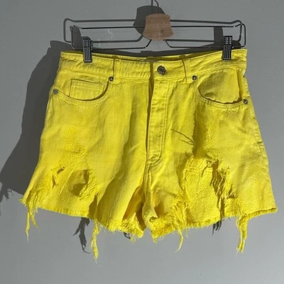 Pantalones cortos de jean Zara amarillos desgastados con dobladillo crudo Foto 1 de 4