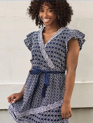 Nuevo con etiquetas Vestido envolvente con cinturón bordado ribete de encaje estampado Express - Pequeño (S8) Foto 1 de 4