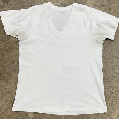 Camiseta De Colección BVD Blanca Cuello en V Camiseta Interior Básica en Blanco XL Bien Usada Sucia (#3) Foto 1 de 4