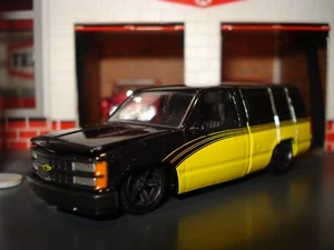 1991 CHEVROLET 1500 PICKUP TRUCK LIMITED EDITION M2 YELLOW 1/64 VERY COOL!! - Picture 1 of 4