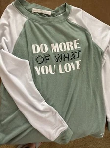 Soft White_light Green Women's Sweatshirt, Sz. M - Picture 1 of 2