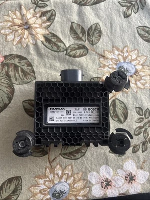 2017 2018 2019 Honda CR-V OEM Radar Distance Sensor 36801-TLA-A05 - Image 1 of 3