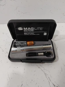 Solitario Maglite - PICCOLA TORCIA - Foto 1 di 2