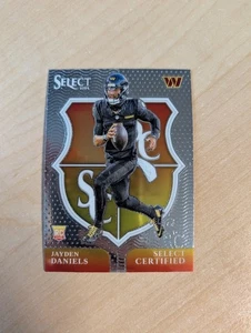 2024 Panini Select - Esordienti certificati selezionati Jayden Daniels #2 (RC) - Foto 1 di 2