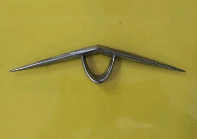 FREGIO FIAT 1500 1800 2100 POSTERIORE FREGIO 1500 Foto 1 de 2