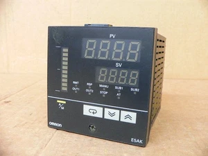 Regolatore di temperatura Omron E5ak-Aa2 - Foto 1 di 3