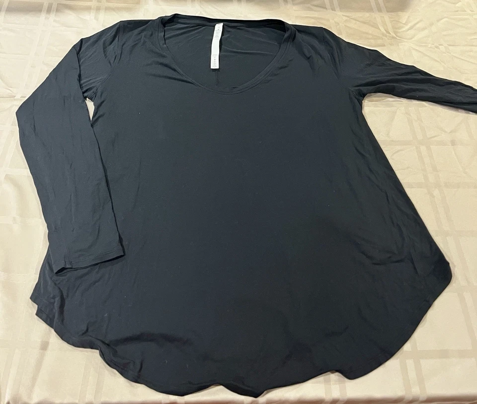 Lululemon 长袖衬衫女式 10 码黑色莫代尔运动休闲 — 第 1/1 张图片