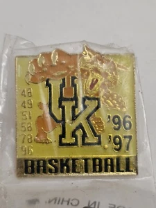 Vintage University of Kentucky Wildcats Basketball 1996/97 Lapel Cap PIN N.O.S - Picture 1 of 3