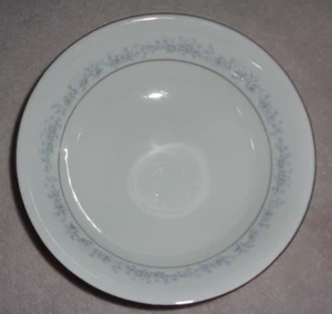 NORITAKE Marywood Cuenco para servir con patas blancas borde floral borde platino Japón - Imagen 1 de 2