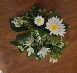 3" Daisy Floral Candle Ring, NWT - Picture 1 of 3
