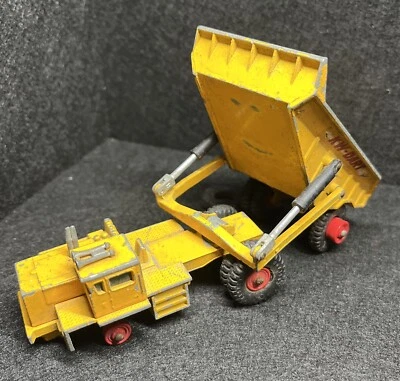 LESNEY MATCHBOX KING SIZE NO K2 KW DART DUMP TRUCK Working Dump, Missing 3 Tires - Image 1 of 4