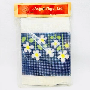 Astro Place Floral Daisy Handpainted Needlepoint Canvas Kit Vintage Blue - Picture 1 of 5