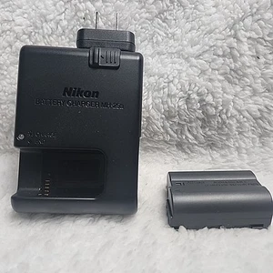 Nikon MH-25a Battery Charger with Nikon EN-EL 15b Battery - Picture 1 of 5