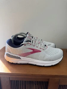 Brooks Addiction GTS 15 Damengröße 10,5 D (weit) Laufschuhe grau pink - Bild 1 von 8
