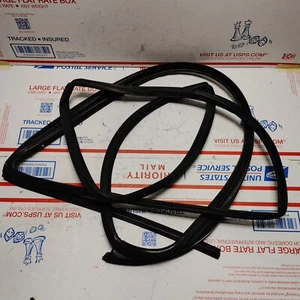 03-07 Accord 4Dr Right Rear Weatherstrip Gasket Rubber Around Door Body Seal OEM - Imagen 1 de 6