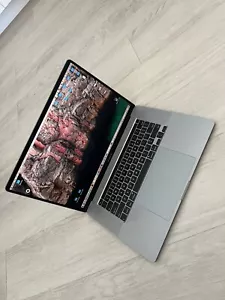 MacBook Pro i7 2.6GHz 16" (Late 2019) 512GB SSD Touch Bar - AMD Radeon Pro 5300M - Picture 1 of 8