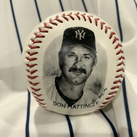 Yankees Don Mattingly 1996 Burger King Fotoball Ball Souvenir baseball Cover