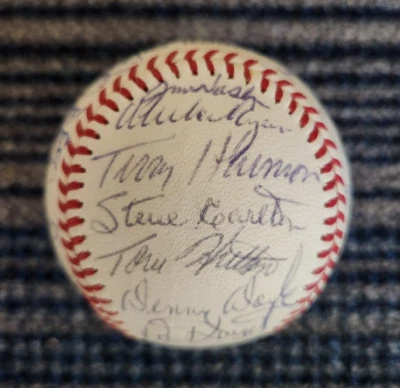 1972 PHILADELPHIA PHILLIES TEAM SIGNED Official NL Baseball (30) w STEVE CARLTON - Image 1 of 4