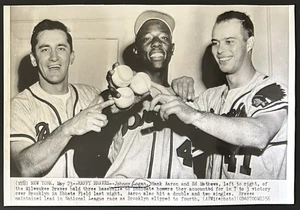 1956 Photo-Milwaukee Braves Hank Aaron Eddie Mathews Johnny Logan - Picture 1 of 2