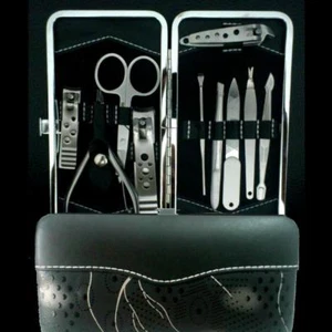 Profi Maniküre Reise Set Pinzette Nagel Nagelset Schere Pediküre Nagelpflegeset - Bild 1 von 2