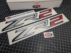 Calcomanías ZR2 (2 paquetes) pegatinas personalizadas de cabecera de camión todo terreno 15-25 Silverado Colorado - Imagen 1 de 8